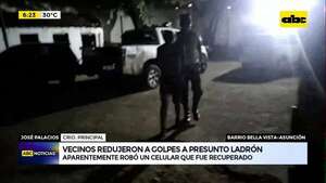 Video: Vecinos redujeron a golpes a presunto ladrón  - ABC Noticias - ABC Color