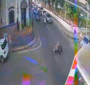 VIDEO: Bus interno atropella a motociclista - San Lorenzo Hoy