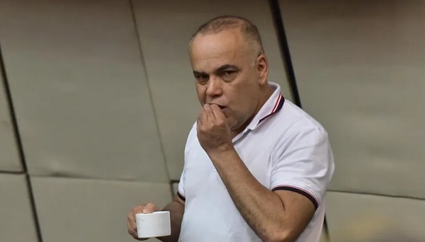 Juez ordena remate de bienes de Bachi Núñez por deuda con cooperativa