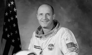 Thomas Stafford muere a los 93 años , astronauta que comandó una misión a la Luna