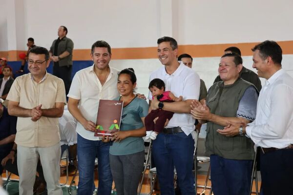 Peña instruye iniciar titulación de tierras en colonia Andrés Barbero - El Independiente