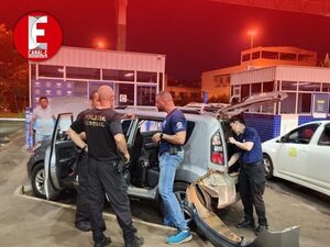 POLICÍA PARAGUAYO QUEDÓ DETENIDO POR INTENTAR METER CELULARES A BRASIL