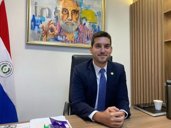 Renuncia de diputado sacude filas de Partido Hagamos