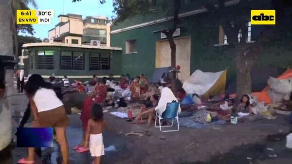 Video: Indígenas de Canindeyú permanecen frente al Indi - ABC Noticias - ABC Color