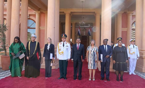 Embajadores concurrentes fueron acreditados por el Gobierno paraguayo - .::Agencia IP::.