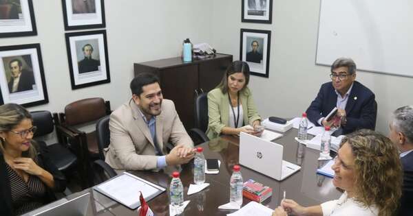 Diario HOY | Dictaminan contra desafuero de Espínola, pero el pleno decidirá