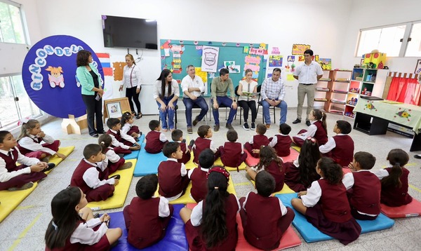 Peña apuesta por el programa "Ñe'ẽry" para transformar la enseñanza en Paraguay - ADN Digital