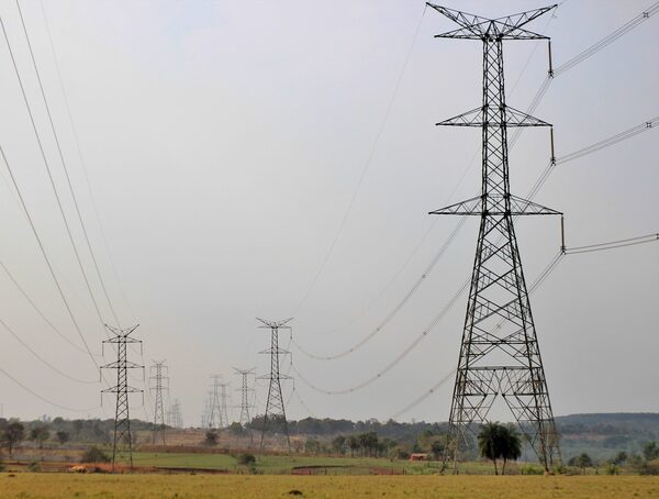 Récords de consumo eléctrico: ¿Paraguay estaría al borde del racionamiento en 5 años? · Radio Monumental 1080 AM
