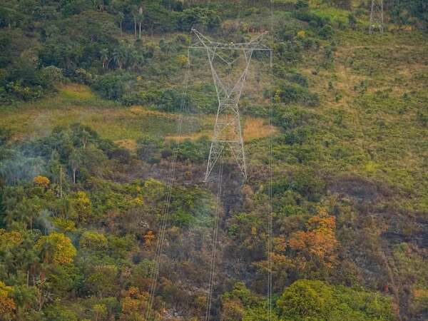 ANDE afirma que apagones fueron causados por incendios provocados - Nacionales - ABC Color