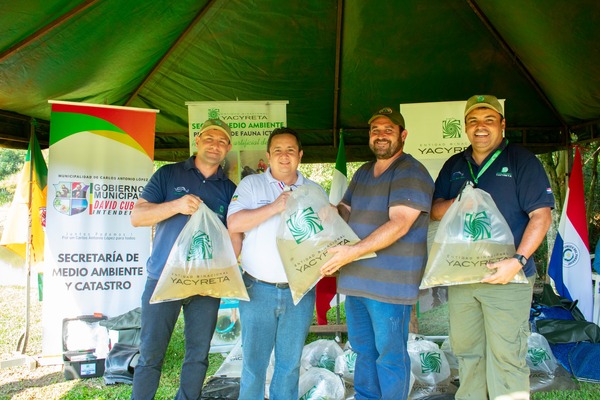 FOMENTANDO LA ACUICULTURA: ENTREGA DE ALEVINES EN CARLOS ANTONIO LÓPEZ - Itapúa Noticias