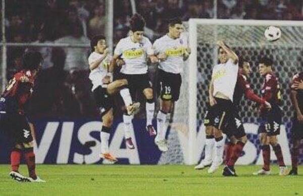 Cerro cayó con Colo Colo en el mismo grupo de la Libertadores ¿A quién recuerdan?