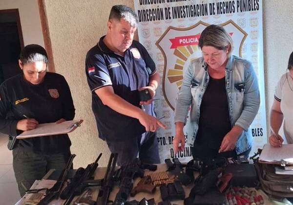 ¿Rambo se mudó a Canindeyú?: pillaron un montón de armas en una casa