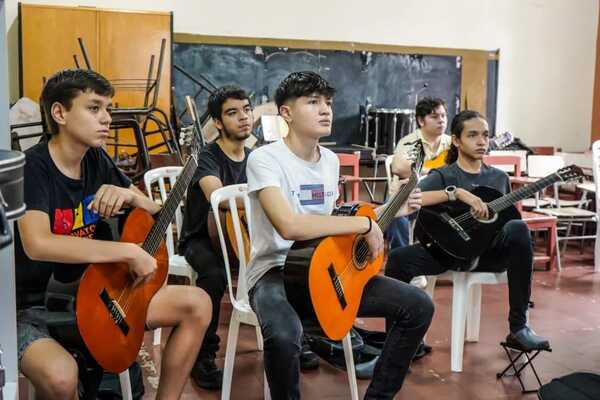 El Centro Municipal de Arte de Encarnación ofrece nuevos cursos y talleres