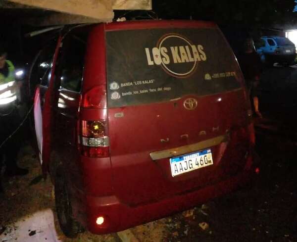Ebrio al volante choca contra un vehículo y una vivienda - ABC en el Este - ABC Color