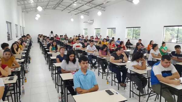 Estudiantes de la UNP rechazan el proyecto de ley Hambre cero - Nacionales - ABC Color