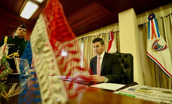 Peña firma decreto sobre Política Nacional de Artesanía - ADN Digital