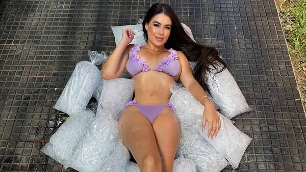 ¡Con este calorazo, así se refrescó Laurys Dyva!