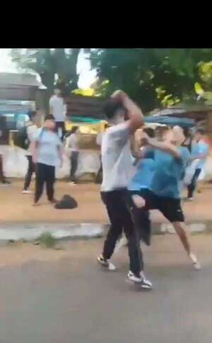 Batalla campal entre estudiantes de dos colegios de Guarambaré - Nacionales - ABC Color