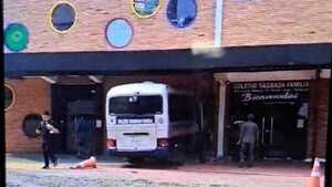 Padres exigen a colegio explicación sobre incidente con transporte escolar ocurrido en Ñemby