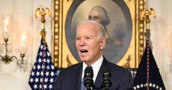 La Nación / Biden renueva táctica para hacerse con los votos latinos