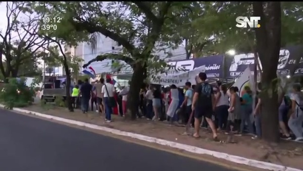 Estudiantes de la UNA anuncian paro - SNT