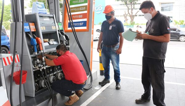 Peña prohíbe desde ahora y por 5 años la habilitación de nuevos servicentros en zonas urbanas - La Tribuna
