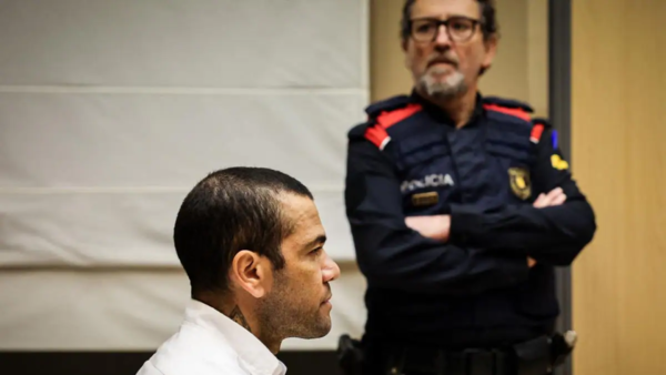 Audiencia de Barcelona deja en libertad a Dani Alves bajo fianza de un millón de euros