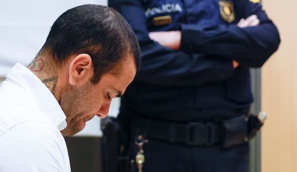 Audiencia de Barcelona deja en libertad a Dani Alves bajo fianza de un millón de euros
