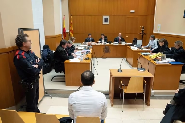 Imponen fianza de un millón de euros a Dani Alves para acceder a libertad provisional