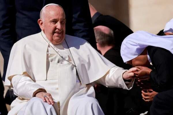 El papa Francisco no leyó la catequesis en su audiencia general en el Vaticano: “Todavía no puedo” - .::Agencia IP::.