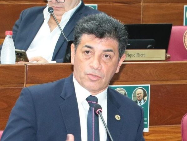 Aguardan expediente de la acción de inconstitucionalidad de Kattya González · Radio Monumental 1080 AM