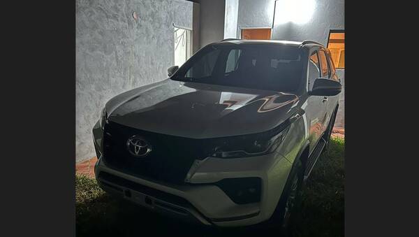 Mientras disfrutaba del Asunciónico ¡ya estaban desarmando su camioneta!