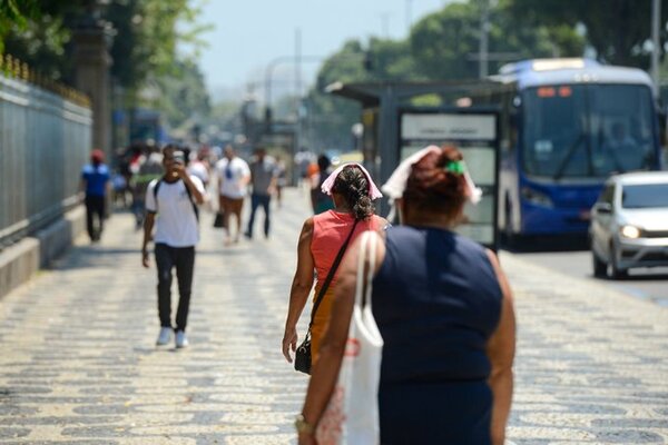 ONU emite alerta roja tras calor récord