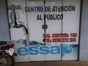 Caño averiado de la ESSAP deja a usuarios sin agua - Radio Imperio 106.7 FM