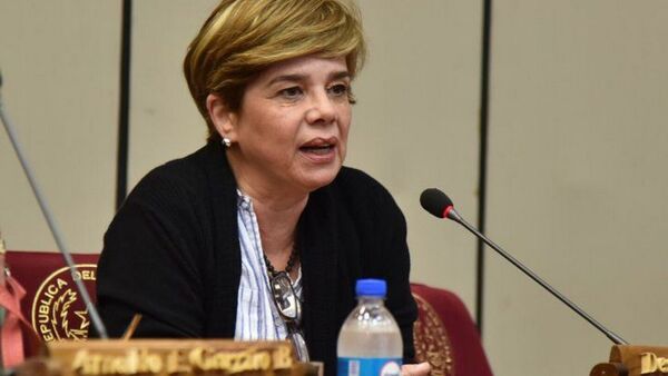 Desirée Masi pide carpeta fiscal al ser vinculada en caso de filtración de secretos de Cartes