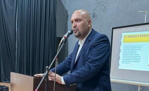 Municipalidad de CDE capacita a funcionarios sobre políticas públicas