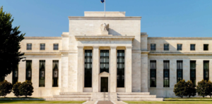 La Fed inicia una nueva reuni贸n sin previsi贸n de bajar los tipos por la alta inflaci贸n - Revista PLUS