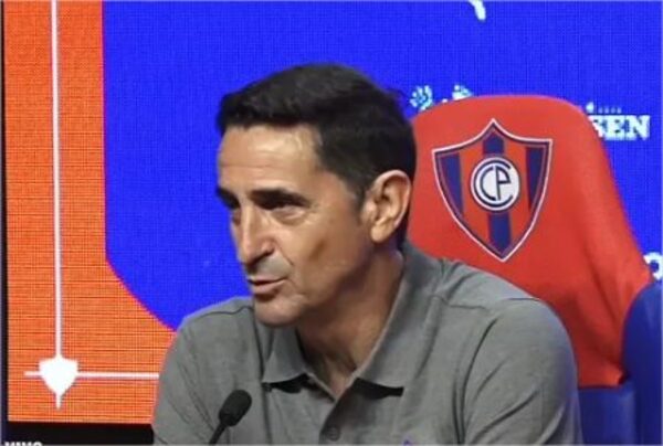 Fue presentado en Cerro el español Manolo Jiménez - La Tribuna