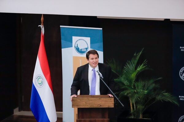 Reconocido jurista presentó libro durante importante encuentro de Derecho Internacional