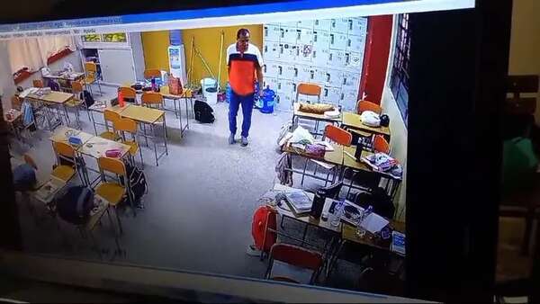 Video: Un adulto entró a robar celulares en un colegio técnico de Asunción - Policiales - ABC Color
