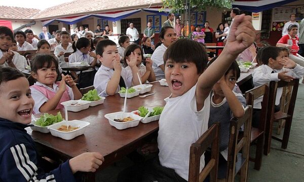 Diputados aprueban proyecto de ley «Hambre cero en las escuelas»