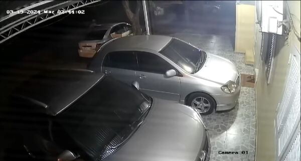 ROBARON UN AUTOMÓVIL EN YBAROTY