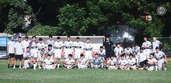 Cima franjeada en la Sub 16 - Fútbol - ABC Color