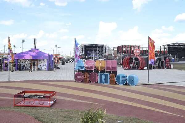 Asunciónico en vivo: comenzó la segunda jornada con calor y pura música - Música - ABC Color