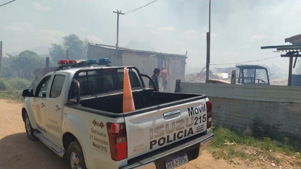Incendio consume viviendas en el barrio Santa Ana de Asunción