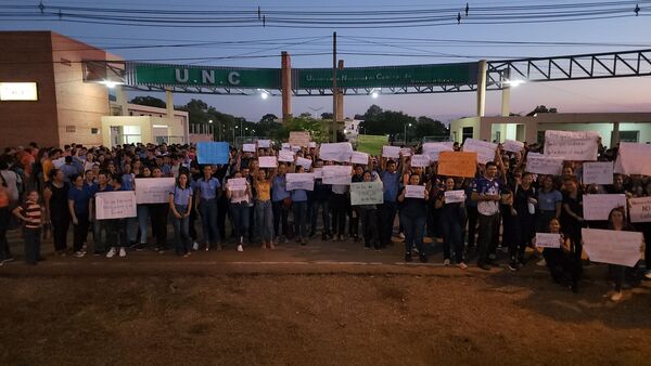 Alumnos de la UNC se movilizan por Arancel Cero