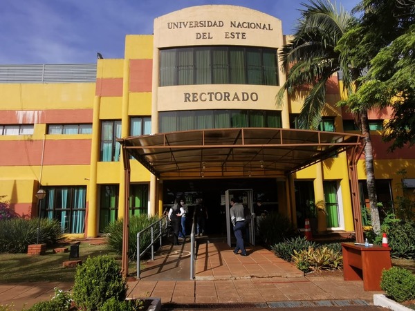 UNE paraliza actividades en apoyo a reclamos estudiantiles por ley de “Arancel Cero - ADN Digital