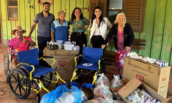 Realizan donación a hogar de ancianos