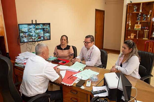 Autoridades de salud y seguridad se reúnen con intendente de Hernandarias para fortalecer trabajo en el distrito | DIARIO PRIMERA PLANA