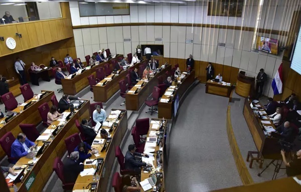 Cartistas premian a Penner con comisión de agua en el Chaco tras respaldo a Bachi